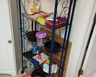 Lot 191: Metal Kitchen Wire Shelf Rack