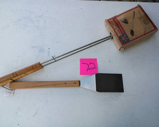 Lot 94: Square Mouth Cooker and Grill Scraper