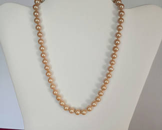 Lot 192: Pearl Bead Necklace 