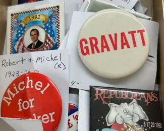 VINTAGE POLITICAL PINS BUTTONS