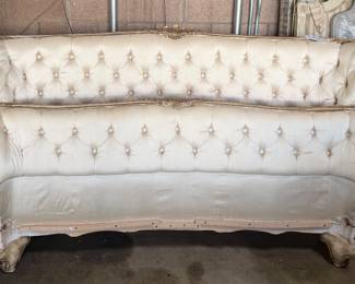 Tufted Queen