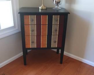 3 drawer small chest