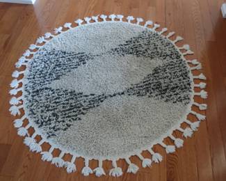 round rug
