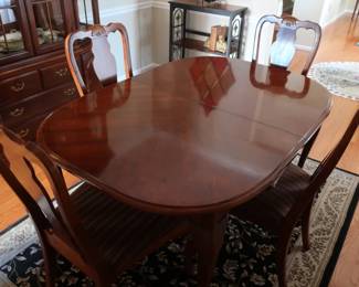 Queen Anne table and chairs