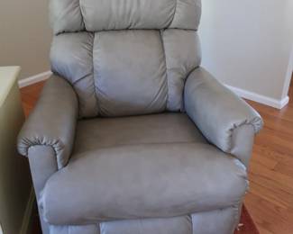 another view of La Z Boy chair