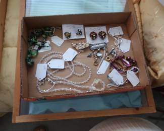 costume  jewelry