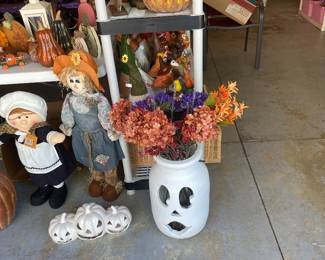 Decorative flowers for crafting