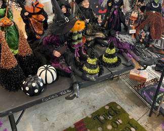 Halloween witches trick-or-treat decor