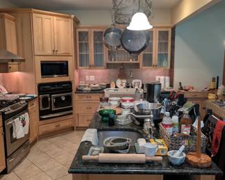 kitchen items, pyrex, ninja, etc