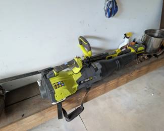 leaf blower