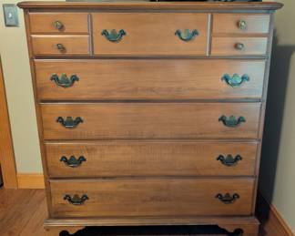 chest of drawers