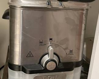 T-Fal Stainless Steel Deep Fryer with Automatic Oil Filtration