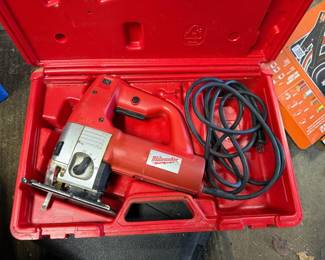 Milwaukee Heavy Duty 120V Corded Orbital Jig Saw Model 6266 with Hard Case and Manual