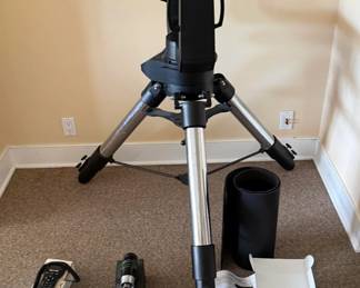 Meade LX200-GPS Schmidt-Cassegrain Telescope with Giant Field Tripod & Accessories