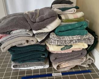 Assorted Bathroom Towels and Washcloths