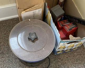 Cabela's 400 Vibratory Case Tumbler with Media
