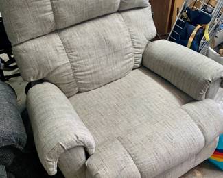 Lazy boy like new recliner