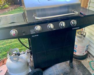 Char Broil gas grill--like new