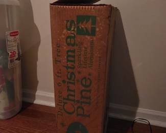 Vintage 6ft Peco Aluminum Christmas 🎄