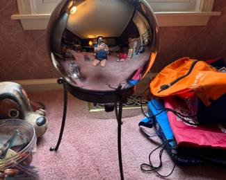 Gazing mirror ball