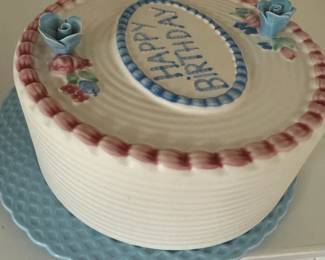 The perfect cake plate and lid