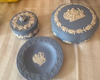 Wedgewood trinket boxes and plate
