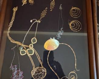 Wire art jewelry