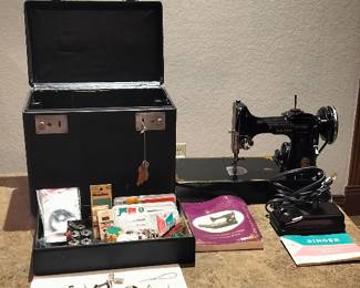 VINTAGE 1946 SINGER FEATHERWEIGHT 221 Serial # AG701761 With Carrying Case, Foot Controller, Attachments, Bobbins & Accessories