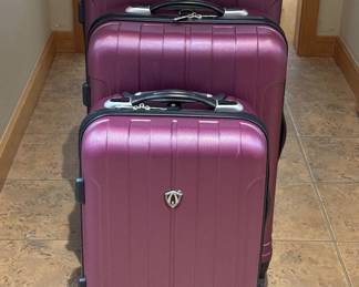 Nice set of hard side suitcases