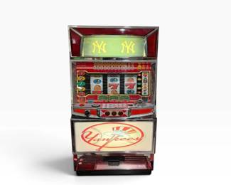 2000 Yamasa New Pulsar R New York YankeesThemed Pachislo Antique Coin Machine