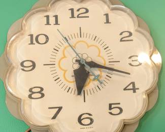 1960s GE Model 2150 Daisy Wall Clock β Working