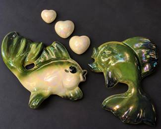Freeman-McFarlin Original Tag On 1950's Green Lustreware Rare 5pc Set Kissing Fish Wall Hanging