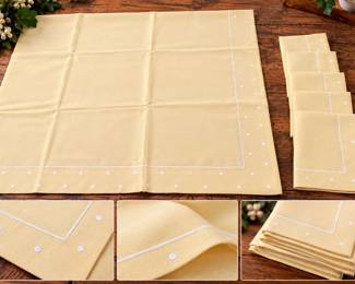 84 x 60 Buttercream Yellow Tablecloth with 5 Matching Napkins - White Dot Detail