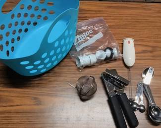 Kitchen Tool Lot β Bodum Frother, Tea Infuser, Can Opener & More