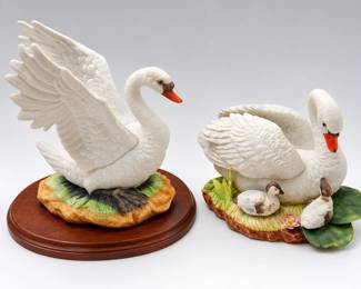 Pair White Swan Figurines - Raised Wings & Mother Swan with Cygnets