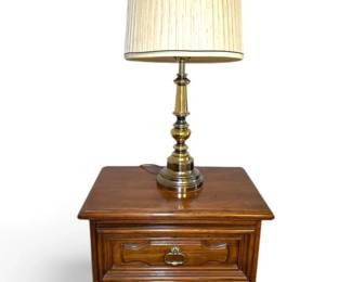 Colonial Style Wood Night Stand w Lamp