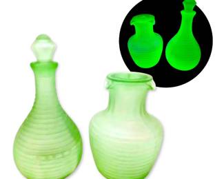 Uranium Frigidaire Ribbed Glass Decanter  Iced Tea Pitcher