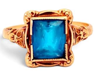 10k Gold Ring With Blue Stone  Size 6 1.6g