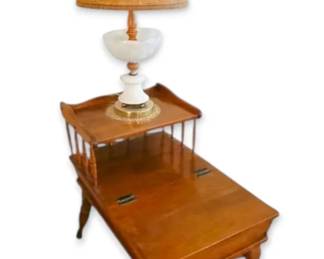 Vintage Baumritter Colonial Furniture End Table w Milk Glass Lamp
