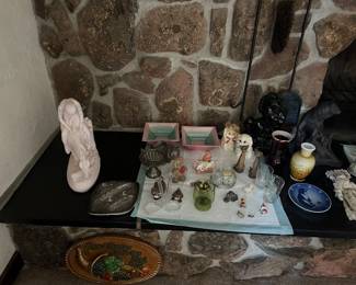 Figurines