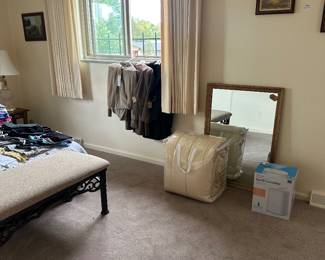 Overview (comforter, mirror)