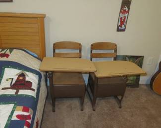 2 school desk
