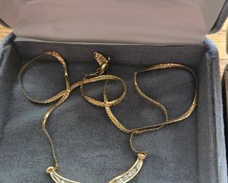 Mervyns necklace