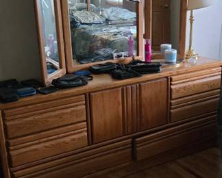 Dresser and wallets