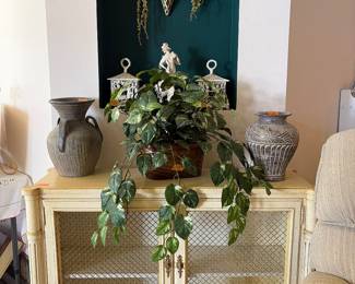 Cabinet with wire front