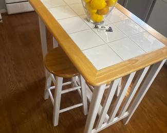 Kitchen table bar style with stools 