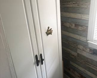 Pantry/cabinet 