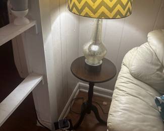 Table lamp and end table 