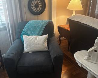 Accent chair 