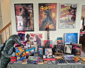 We have now entered the Living room with some Godzilla, middle picture lights up.